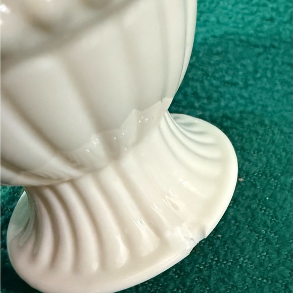 Lenox Cream Vase Set with Gold Trim - Picture 5 of 7